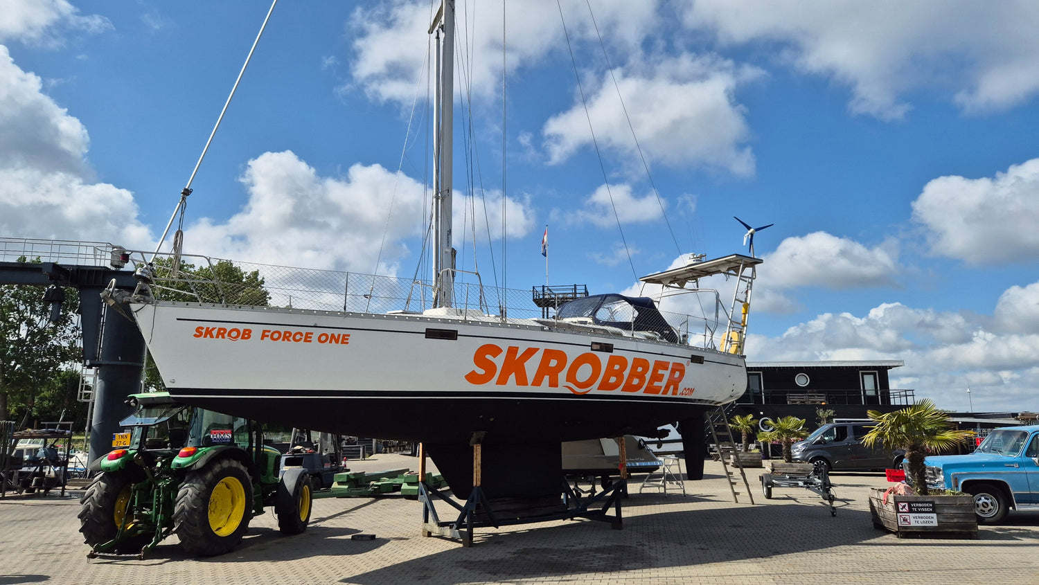 Ontdek de Skrob Force One – Het Zeiljacht met een Missie